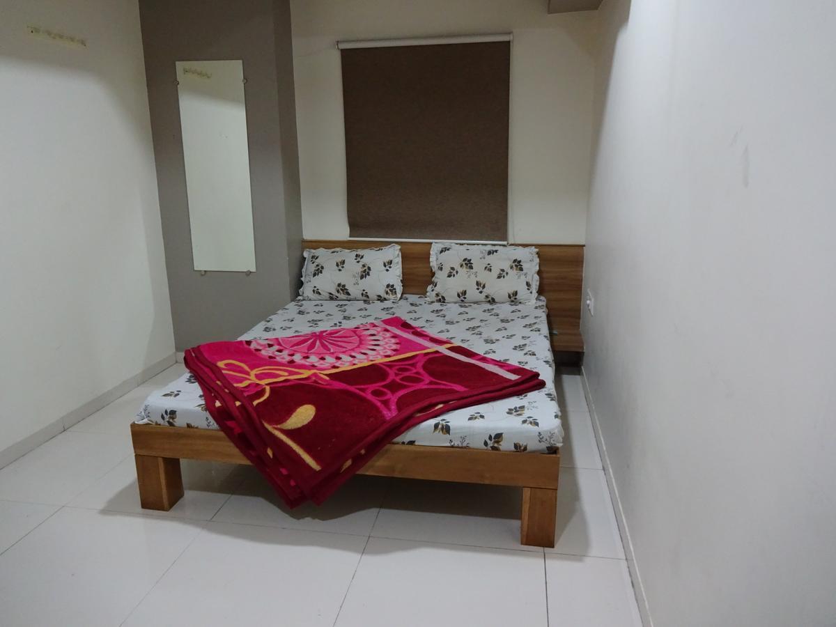 Hotel Royal Inn Αχμπανταμπάντ Εξωτερικό φωτογραφία